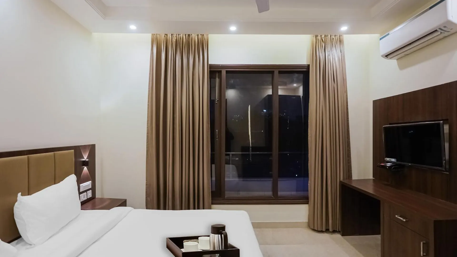 Super Townhouse Akshay Hotel Gurgaon